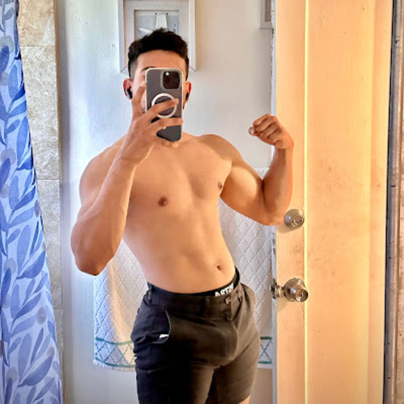 Profile Picture of Marcelo Argeñal (@marce96962) on Poshmark