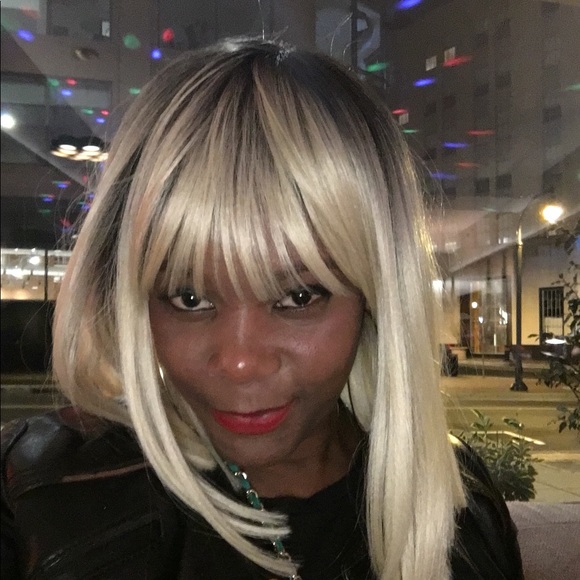 Profile Picture of Aurelia Mangum-brown (@allrealu) on Poshmark