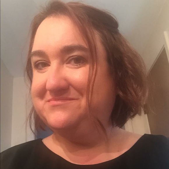 Profile Picture of Dawn Wehr (@dawnwehr) on Poshmark