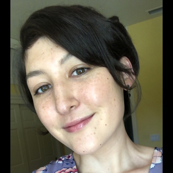 Profile Picture of Dani Fujino (@danjino) on Poshmark