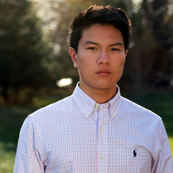 Profile Picture of David Lu (@daviddluu) on Poshmark