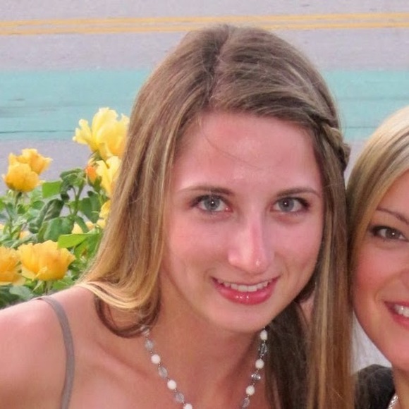 Profile Picture of Caren Mullner (@carenmullner) on Poshmark