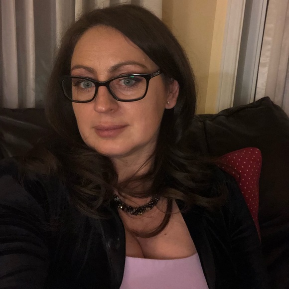 Profile Picture of Roxana Julescu (@romihu) on Poshmark