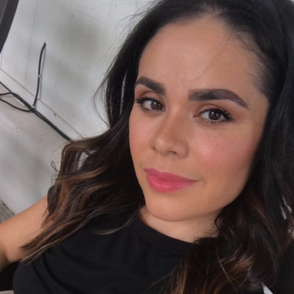 Profile Picture of Joann Elizondo (@jelizondo) on Poshmark