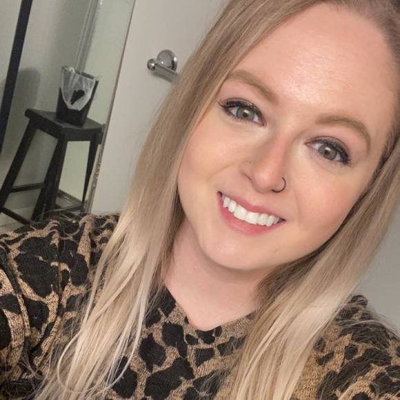 Profile Picture of Kristin Sinclair (@k_sinclair04) on Poshmark