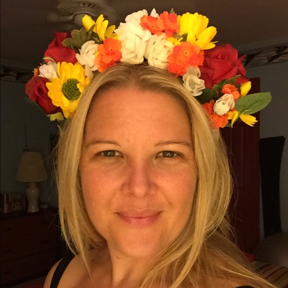 Allison Tomson - Poshmark Profile Picture of Allison Tomson (@allitom) on Poshmark