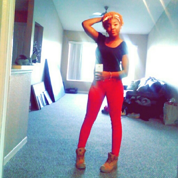 Profile Picture of Angelique Pitterson (@queen_angi3) on Poshmark