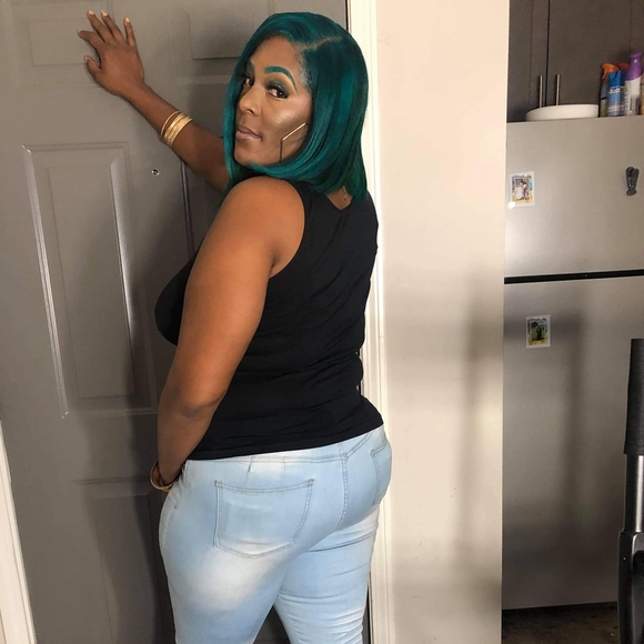 Profile Picture of Mspeaches Scott (@linntte34) on Poshmark