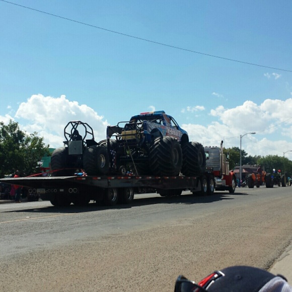 Profile Picture of April Thompson (@justmeee5) on Poshmark