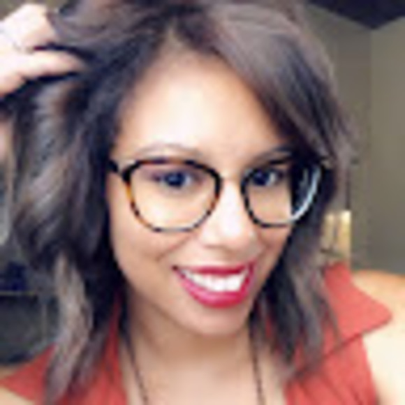 Profile Picture of Celena Tuitt (@celena_tuitt) on Poshmark