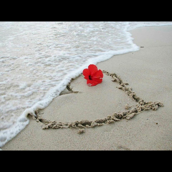 Profile Picture of Leilani Aguigui (@671guahan) on Poshmark