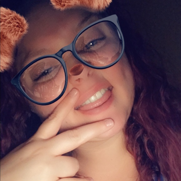 Profile Picture of Brittany Poley (@bpoley0610) on Poshmark