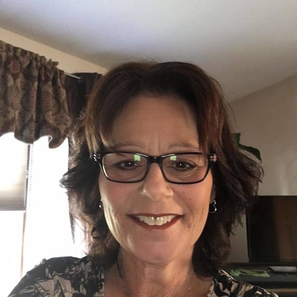 Profile Picture of Ann Riccadonna (@annrusso10) on Poshmark