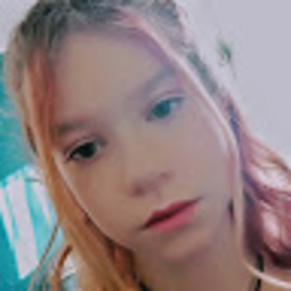 Profile Picture of Rowan Gording (@rowangording) on Poshmark