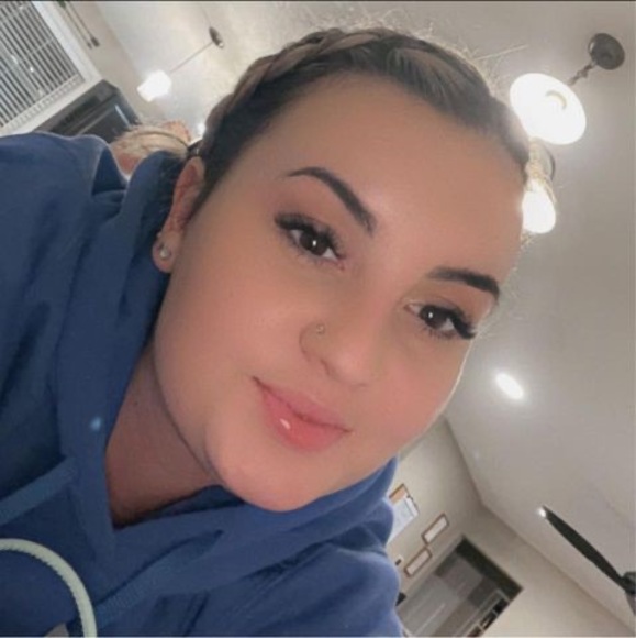Profile Picture of Zoey Baldwin (@baldwinzoey54) on Poshmark