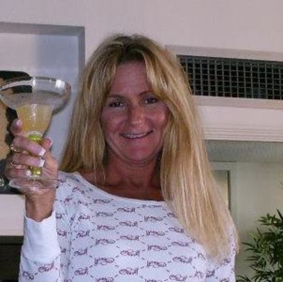 Profile Picture of Cindy Vann (@cindyvann) on Poshmark