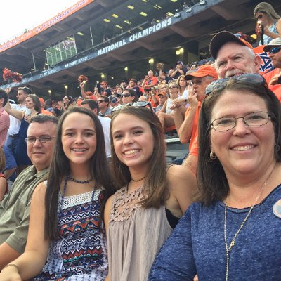 Profile Picture of Kim Sasser (@kimksassy) on Twitter