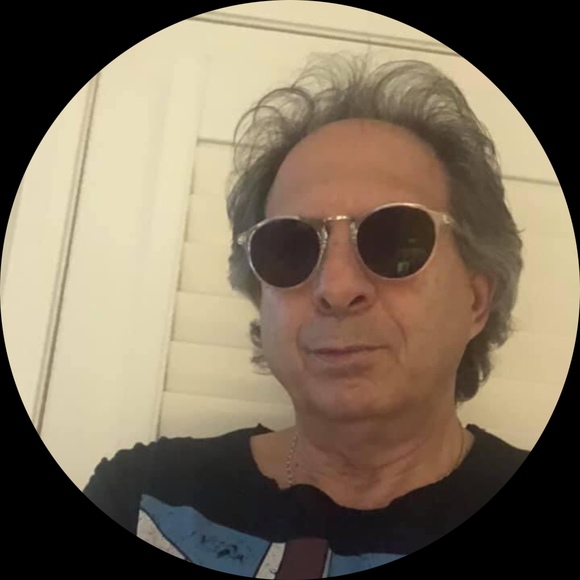 Profile Picture of Virgil Mizzoni (@vrgsurge) on Poshmark