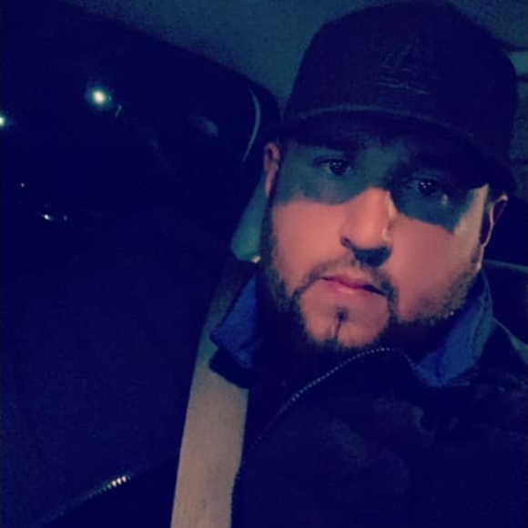 Profile Picture of Paul Lopez (@paularon0716) on Poshmark