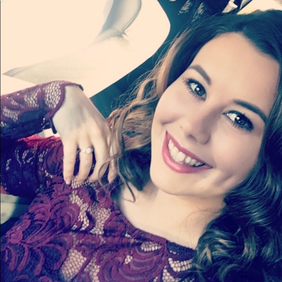 Profile Picture of Ashley Waller (@ashleywaller804) on Poshmark