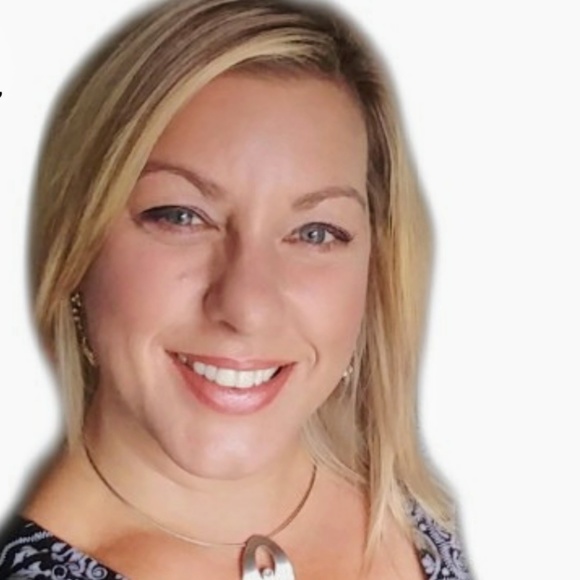 Stefanie Block - Poshmark Profile Picture of Stefanie Block (@stefanieblock) on Poshmark