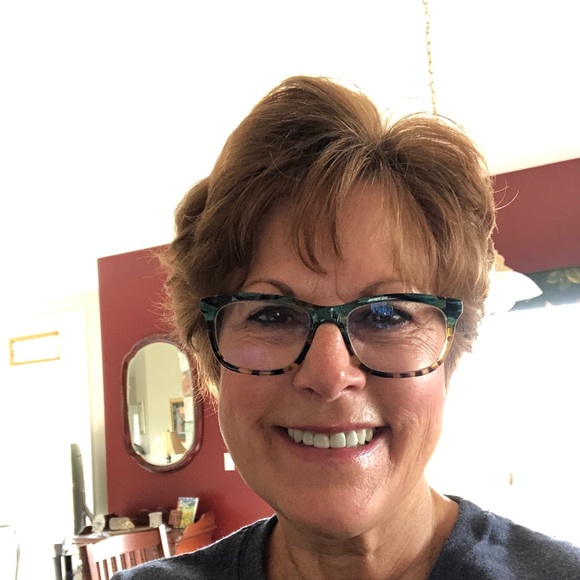 Profile Picture of Janet Stefanski (@jjstefanski) on Poshmark