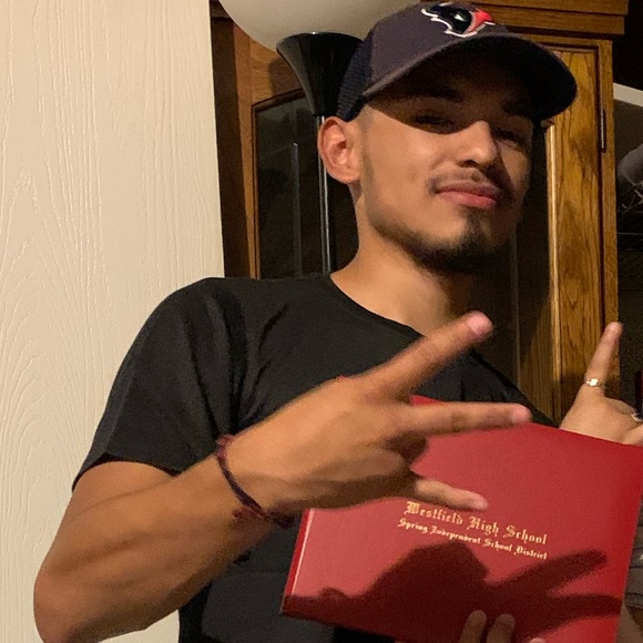 Profile Picture of Albert Salas (@salasjr_99) on Poshmark