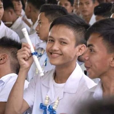 Profile Picture of John Kyle Gabriel (@SKYlelight12) on Twitter
