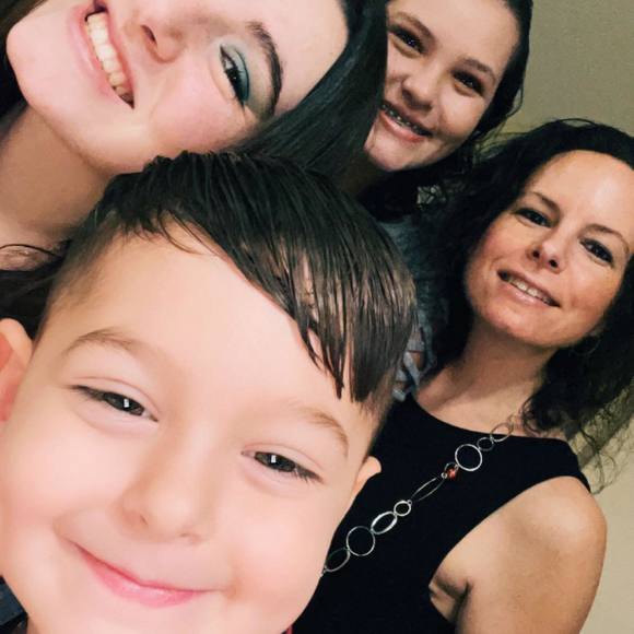 Profile Picture of Andrea Aucone (@aaucone) on Poshmark