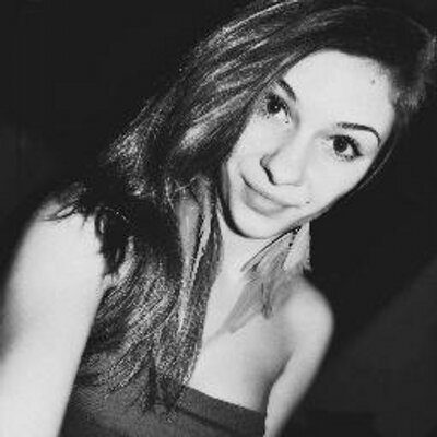 Profile Picture of Cynthia  Benkó (@CyndieBe) on Twitter