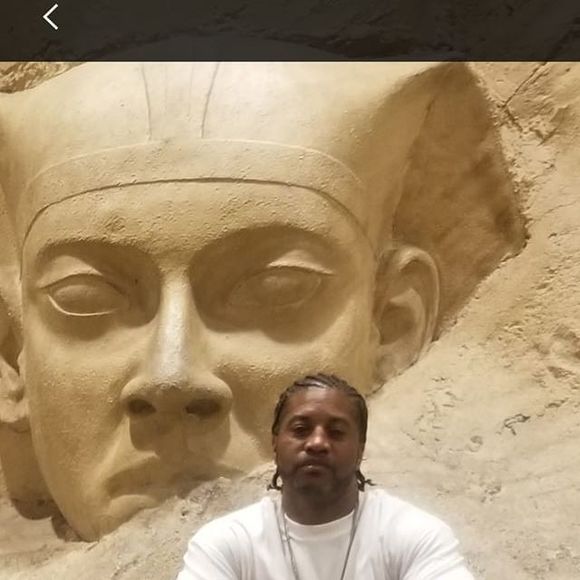 Profile Picture of David Grace (@lovehurt53) on Poshmark