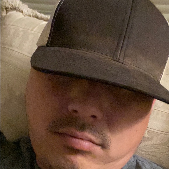 Profile Picture of John Vue (@vuejohn) on Poshmark