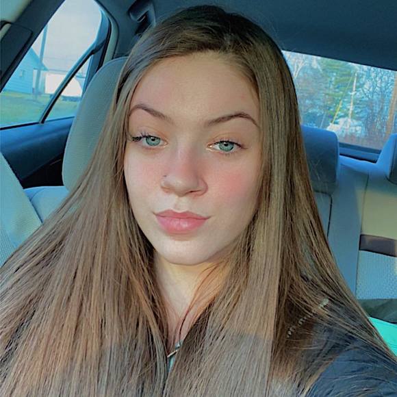 Profile Picture of Valerie Stpeter (@valerie6543) on Poshmark