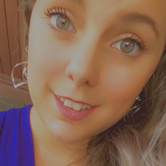 Profile Picture of Megan Massara (@megmassara12123) on Poshmark