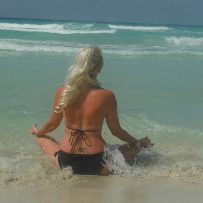 Profile Picture of Danya Smith Danis (@DanyaSmithDanis) on Twitter