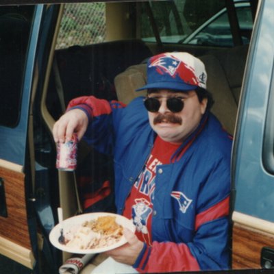 Profile Picture of Dan Wiener (@Trumprehensible) on Twitter