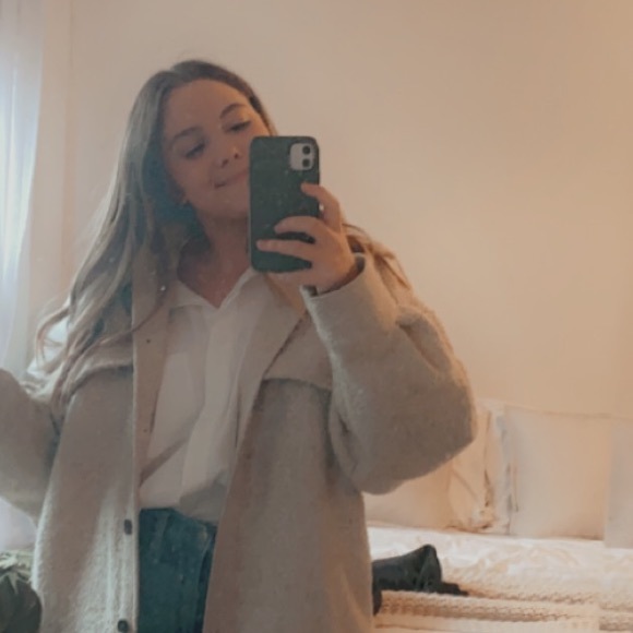 Profile Picture of Kristen Plukas (@kristenplukas) on Poshmark