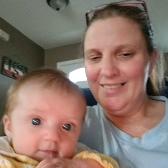 Profile Picture of Dawn Kretzinger (@teall94) on Poshmark