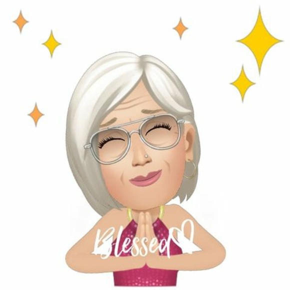 Profile Picture of Brenda Maroni (@brendamaroni) on Poshmark