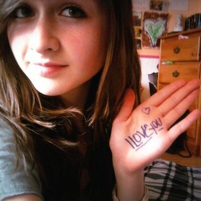 Profile Picture of Robyn Case (@robynnnnn13) on Twitter