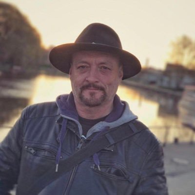 Profile Picture of Andy Willoughby (@poetryronin) on Twitter