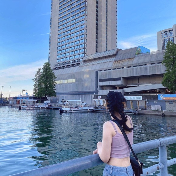 Profile Picture of Lan Anh (@miaaaaaavu) on Poshmark