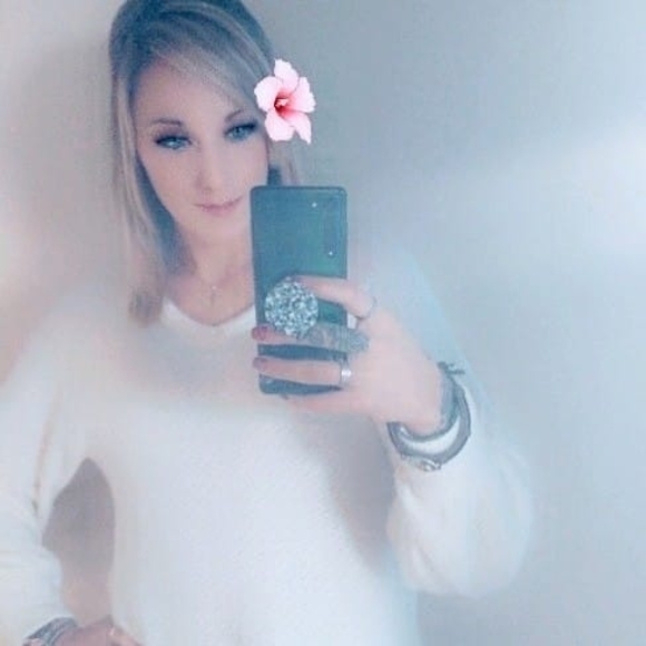 Profile Picture of Marina Snopek (@xsnopekx94) on Poshmark