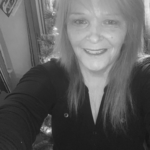 Profile Picture of Sarah Terhune (@sarahterhune863) on Poshmark