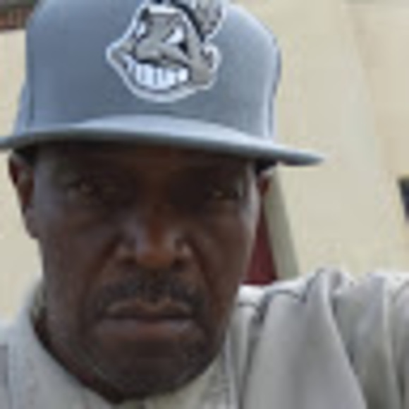 Profile Picture of Bryan Warren (@bryanwarren189) on Poshmark