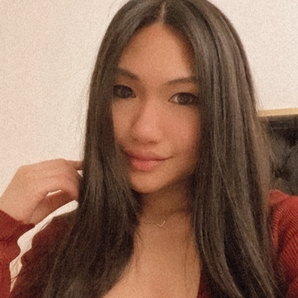 Profile Picture of Midori Doi (@midoridoi22) on Poshmark