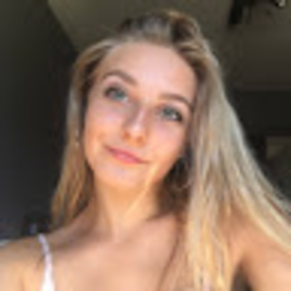 Profile Picture of Celeste Kirby (@celestekirby01) on Poshmark