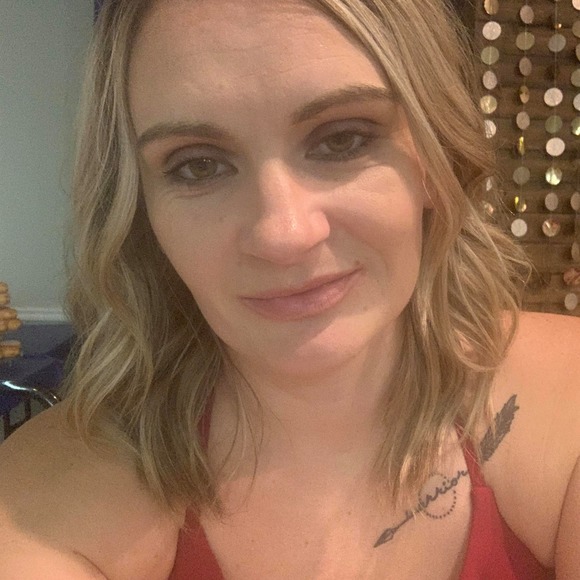 Profile Picture of Natasha Meservey renfro (@natasharenfro) on Poshmark
