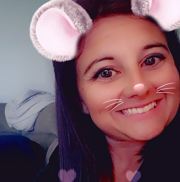 Profile Picture of Justina Thomson (@justinathomson) on Poshmark