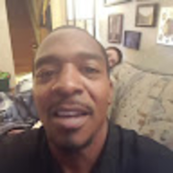 Profile Picture of Brian Ross (@brianross44) on Poshmark